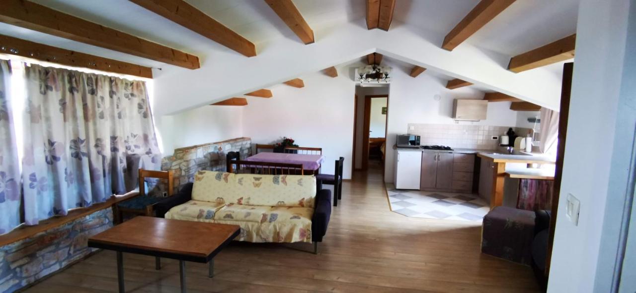 Eti And Mia Holiday Apartments Muntic Экстерьер фото
