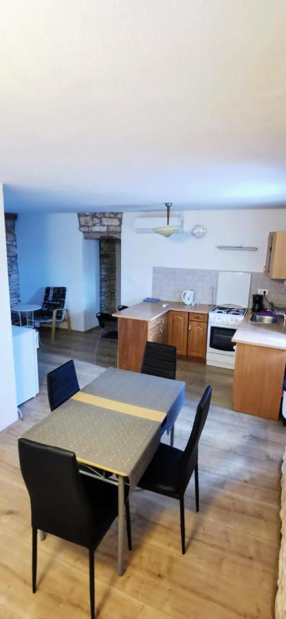 Eti And Mia Holiday Apartments Muntic Экстерьер фото