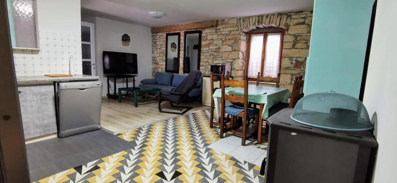 Eti And Mia Holiday Apartments Muntic Экстерьер фото