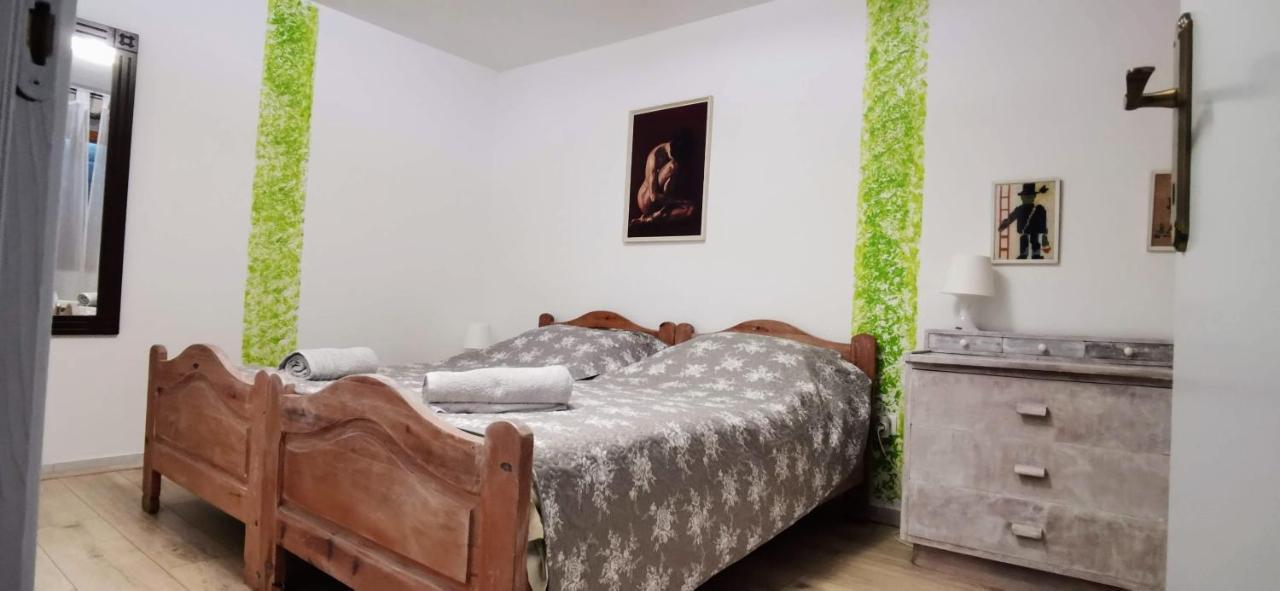 Eti And Mia Holiday Apartments Muntic Экстерьер фото