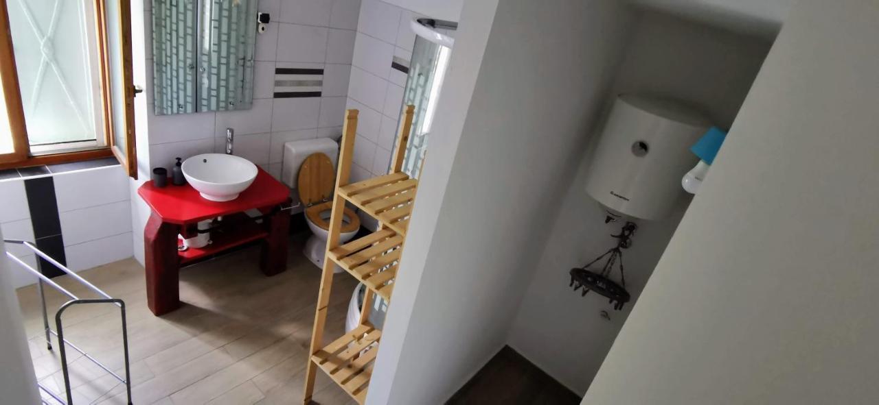 Eti And Mia Holiday Apartments Muntic Экстерьер фото