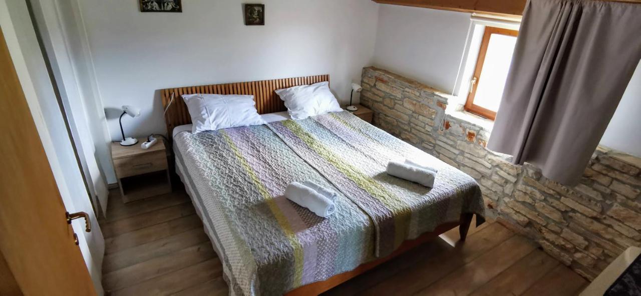 Eti And Mia Holiday Apartments Muntic Экстерьер фото